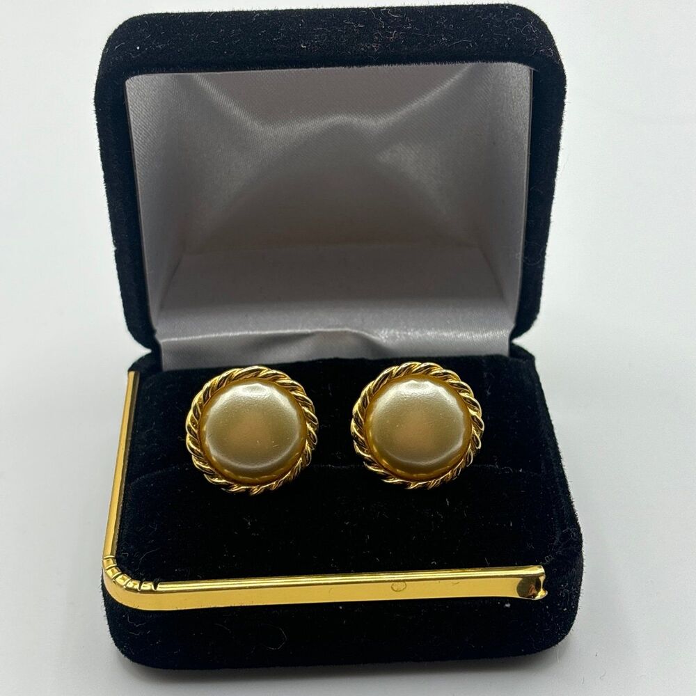 faux Pearls Cabochons Earrings Gold Tone Round Elegant Buttons Earrings